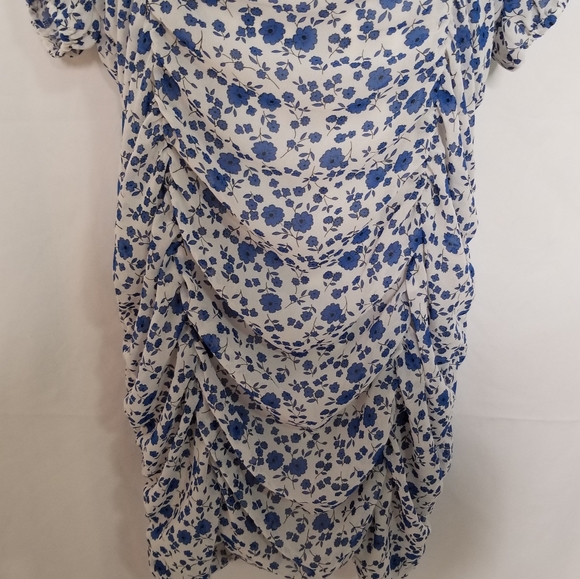 All in favor Sasha ruched floral mini dress - Picture 9 of 16